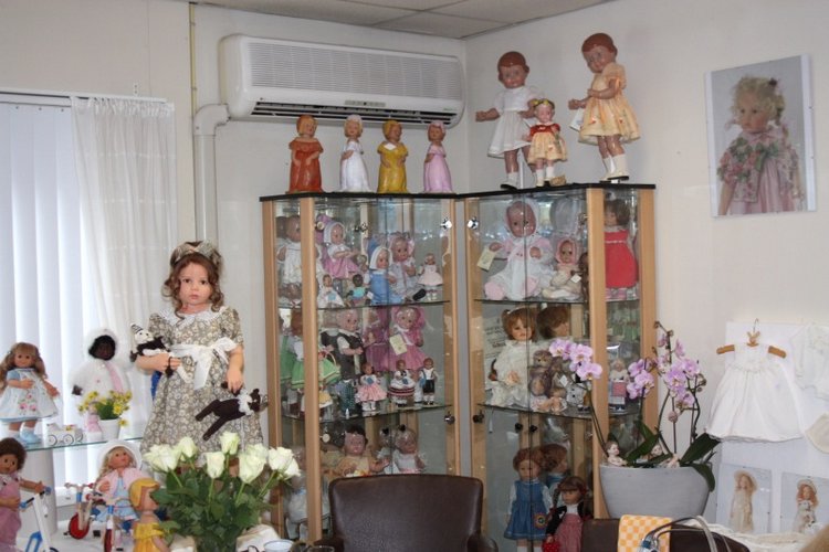 Августовская встреча в клубе коллекционеров с фрау Hildegard Gunzel. Часть 4. О планах на следующий год и подписи кукол