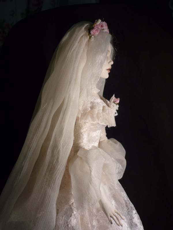 Матильда - загадочная обитательница старинного поместья (фото 6)