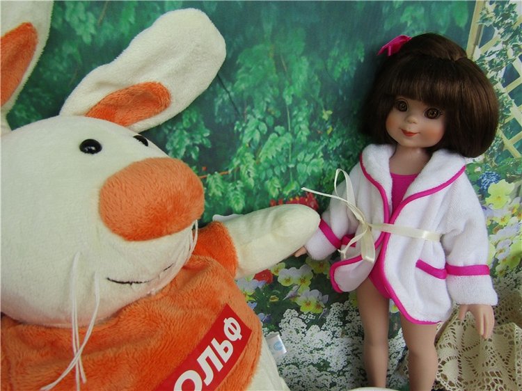 Улыбка бесценна, не стоит награды. Всего лишь улыбка - и Вам будут рады…