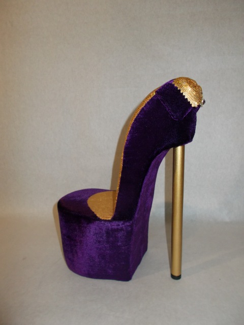 Эксклюзивное кресло-туфелька и диванчик под старину (фото 3)