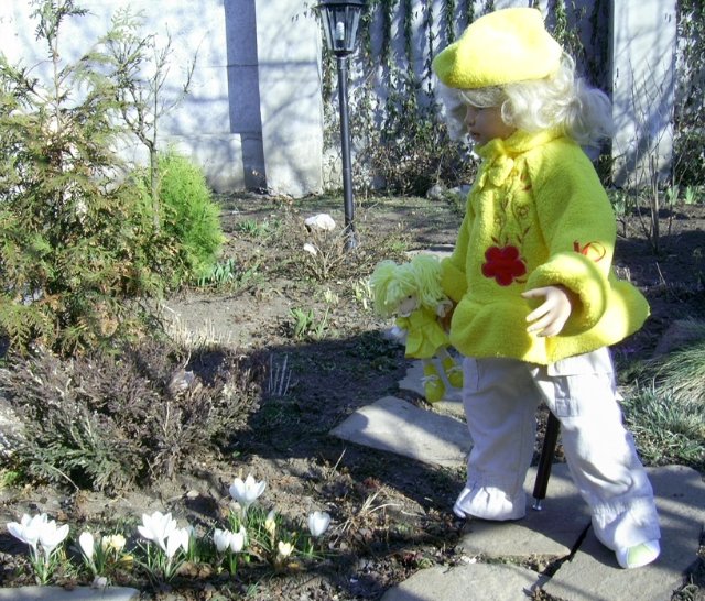 Прогулка с Элли - весенняя, солнечная, цветочная. Коллекционная кукла Hildegard Gunzel