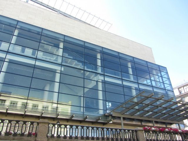 Приглашаем на водную экскурсию по Петербургу