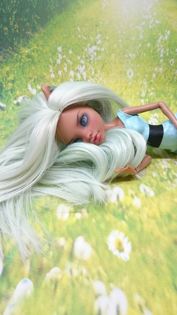 Я рисую, куклам лица я рисую