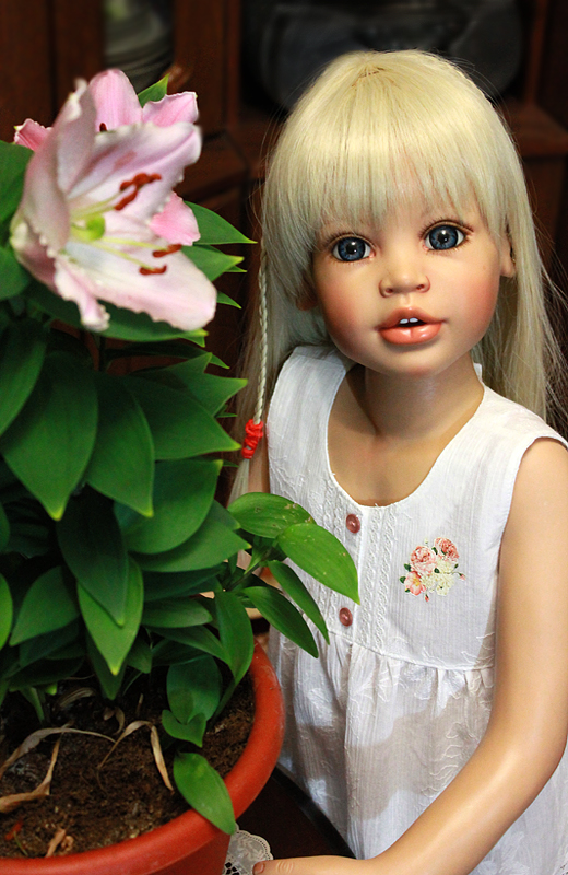 Портрет с лилиями — Куклы Susan Lippl (Сьюзан Липпл): MasterPiece (фото 4)