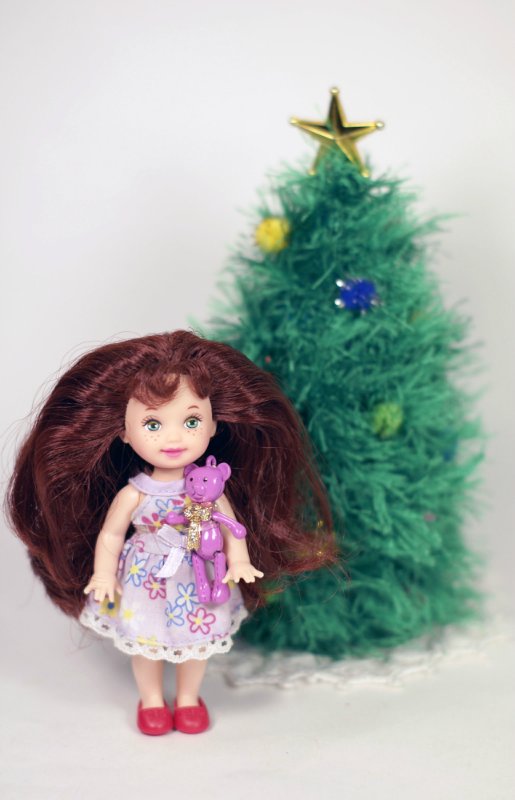 А у любопытной Дуськи на ёлке чуть зайца не увели