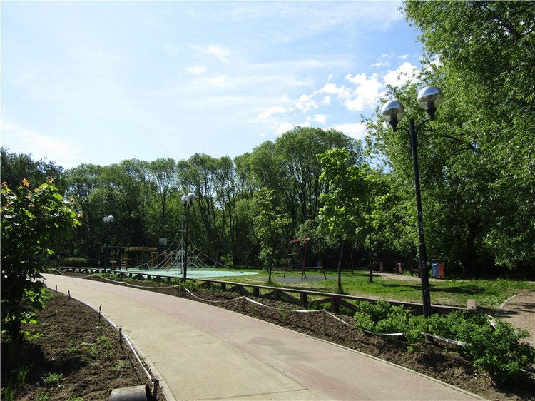 Непоседа Бетси Robert Tonner. Летний день в парке