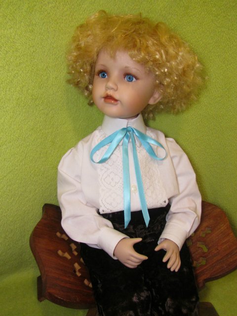 Два в одном. Фарфоровый мальчик