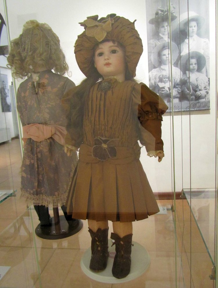 «Мода по-взрослому. Истории из кукольного гардероба» - выставка в Музее-заповеднике «Царицыно» - продолжение - 5-ый зал.