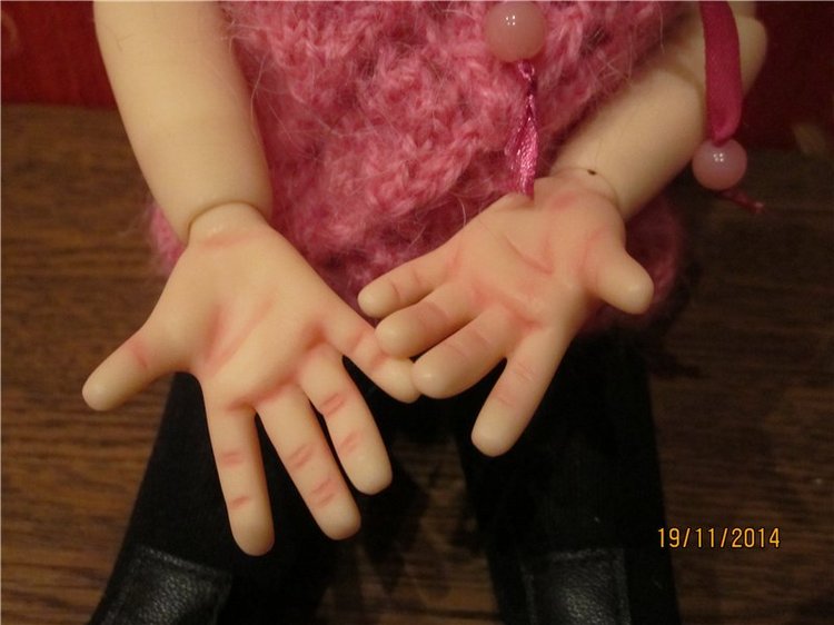 Ручки и ботики куклы Kaye Wiggs