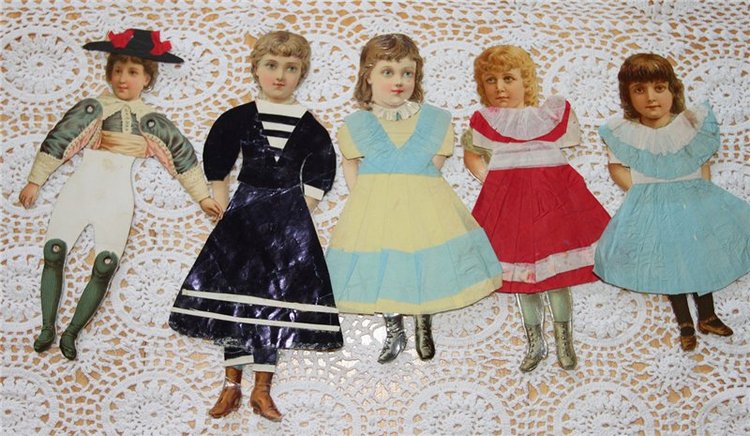 Тайна старой коробки (бумажные куклы 1892 года)