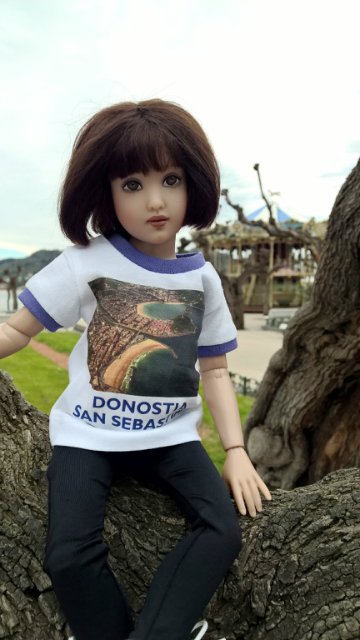 Пегий пёс, бегущий краем моря