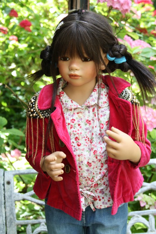 Солнечный денек в саду. Часть третья - Лилит и Анна Лу