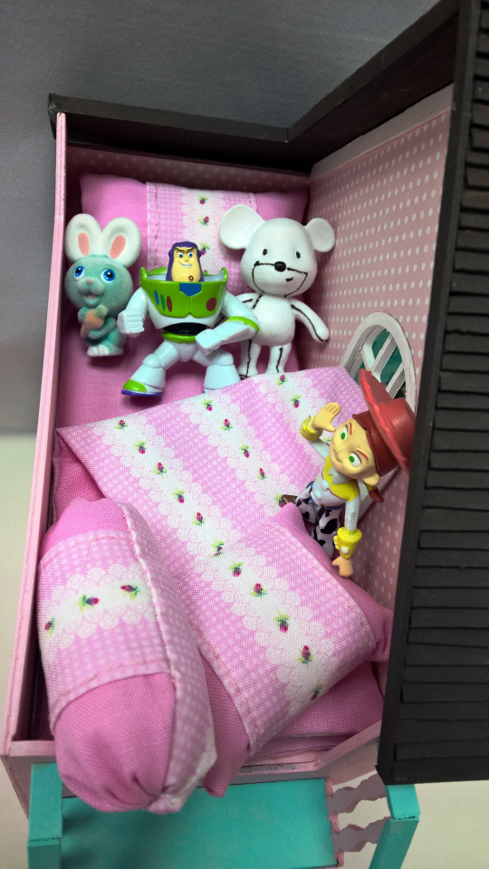 Так вы что, и конфеты за меня есть будете? или, Глаза боятся, а руки делают