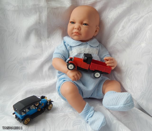 Испанские куклы и ретро-автомобили или "Все мальчики любят машинки"