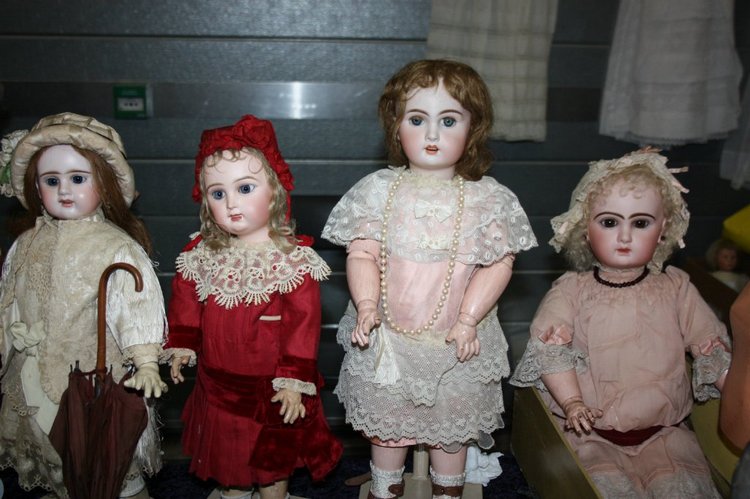 Выставка кукол, мишек тедди, кукольных домиков и миниатюры в Нидерландах 24-25 октября 2015 год. Часть третья - антикварки