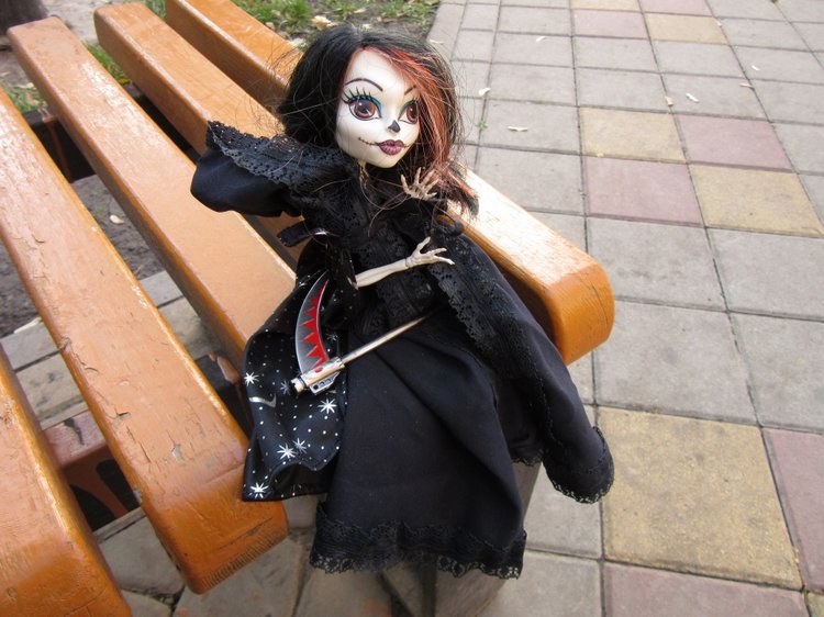 Незнакомка с черном и с косой, или Смертушка тоже хочет дружить