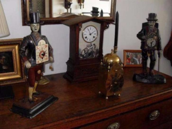 Старинные часы еще идут. Коллекция старинных часов