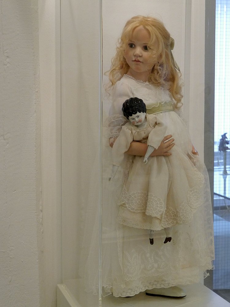 Гунзель открыла новый выставочный зал. Наслаждаемся