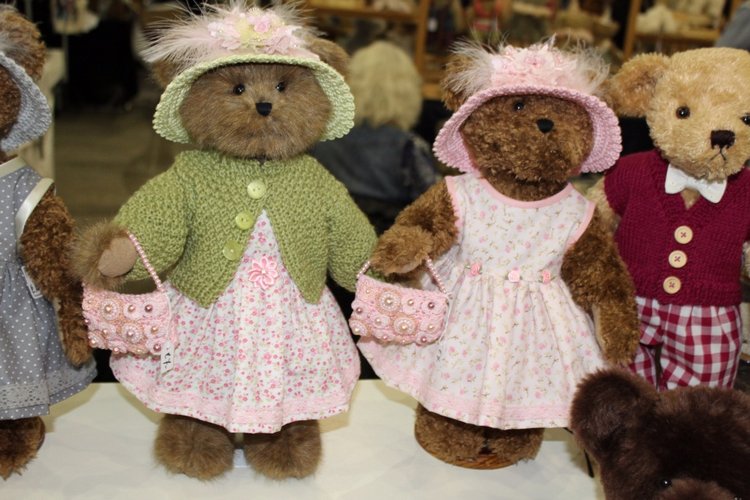 Все на выставку! Продолжение: Куклы и мишки