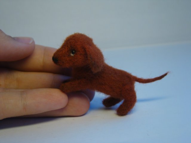 Мини-такс. Авторская игрушка валянием Ольги Чернухо (фото 4)
