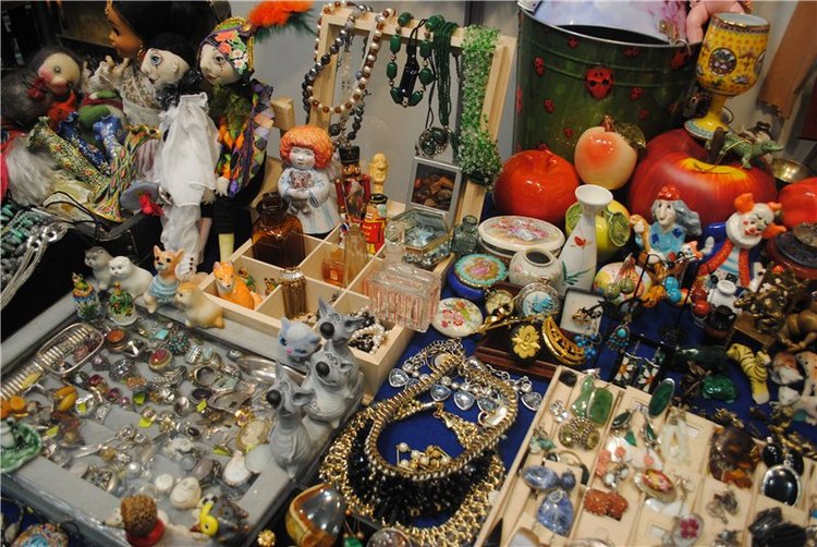 На Тишинку мы пошли – там сокровища нашли. Взгляд на «Блошиный рынок» со второго этажа | Бэйбики На Тишинку мы пошли – там сокровища нашли. Взгляд на «Блошиный рынок» со второго этажа