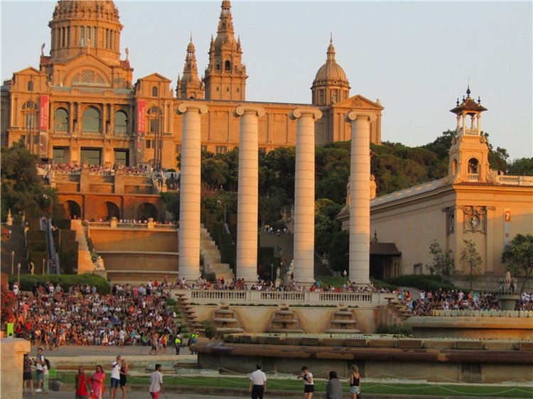 На вершине горы Монжуик в Барселоне (фото 6)