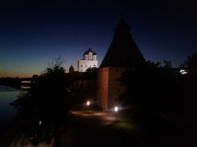 Псков: из лета в лето. Прогулки по городу и куклы