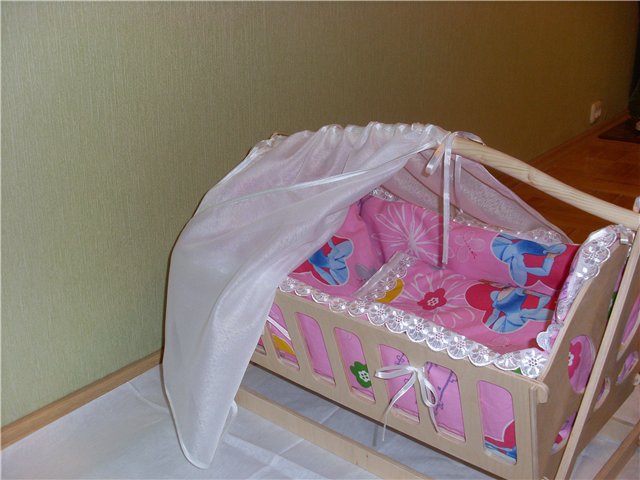Колыбель для принцески( добавила фото с детками :-), )