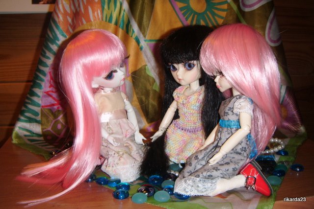 Худжики - подружки