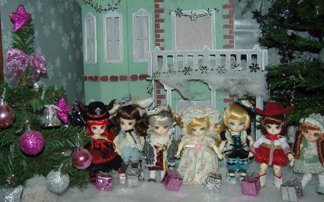 Новогодняя декорация с куколками Ai (фото 4)