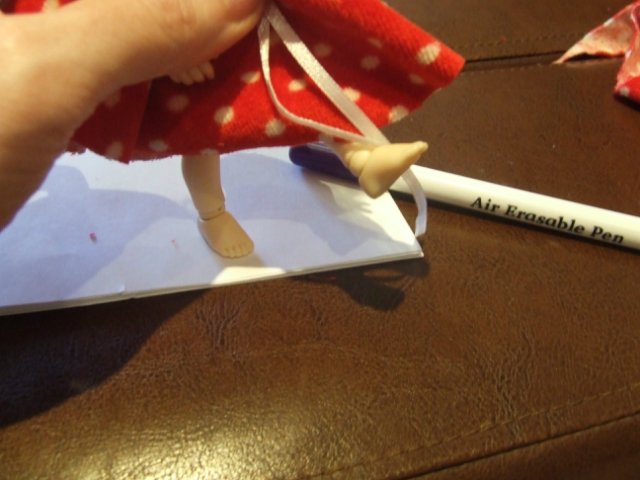 Самая элементарная обувь для куклы за 10 минут. Мастер-класс | Бэйбики Самая элементарная обувь для куклы за 10 минут. Мастер-класс (фото 2)