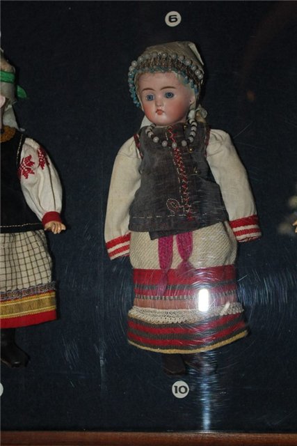 Антикварные куклы в музее барона Штиглица