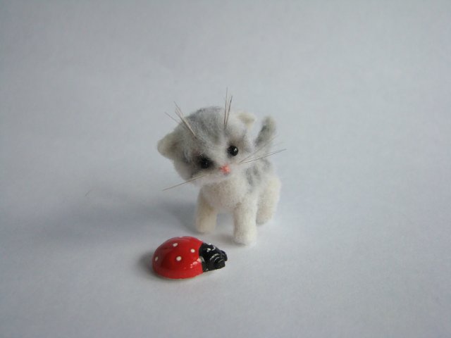 Котёнок Пушинка. Авторская игрушка валянием из шерсти Ольги Чернухо (фото 3)