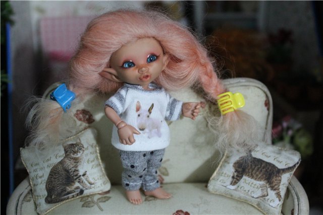 Фрося приехала. Да не одна, а с домиком-часами