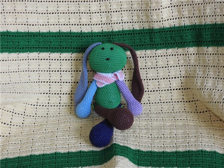 Знакомство моего нового зайчика с братьями и сестрами и с мишками Натальи Сильвестровой. Авторские игрушки своими руками