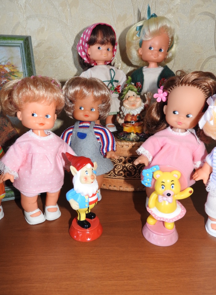 Заманчивое увлечение. Маленькие куколки ГДР - косолапки, 17 см, кто они