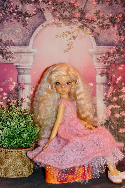 Весеннее обновление. Платья для кукол Kaye Wiggs