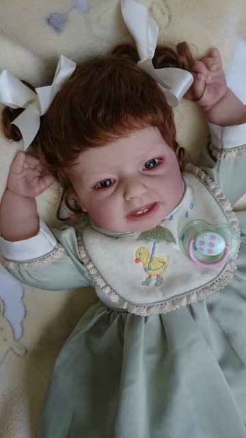 "У меня режутся зубки". Очень редкая девочка от Ли Миддлетон - Teething Blues