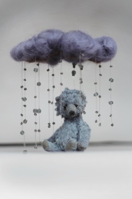 Миниатюрный мишка Дождик. Авторская игрушка ручной работы Татьяны Матляк