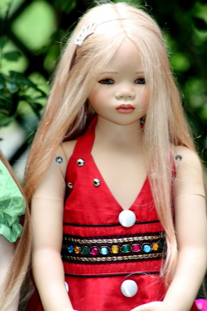 Солнечный денек в саду. Часть вторая - три подружки