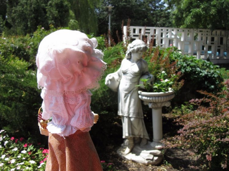 По дороге летним днём Магдалена шла с чепцом (фото 6)