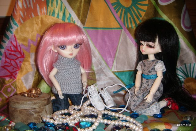 Худжики - подружки