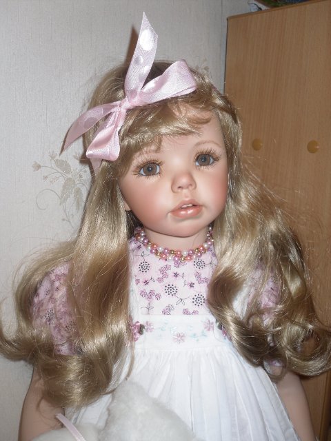 Дженифер. Коллекционная фарфоровая кукла (фото 3)