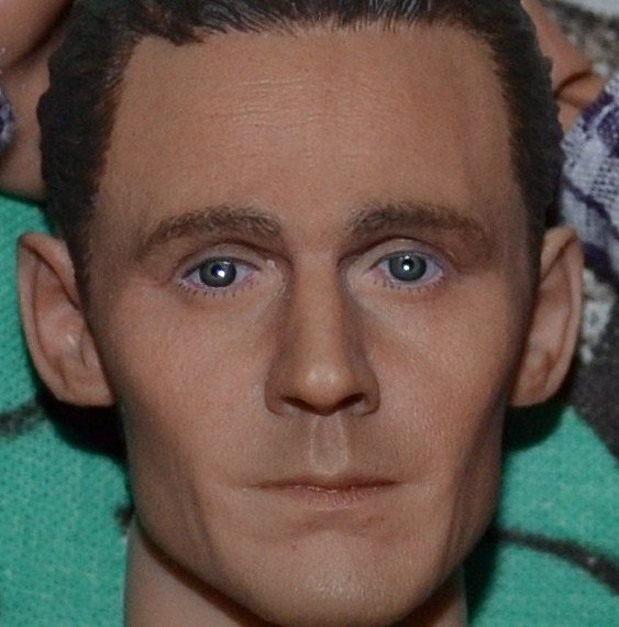 Том Хиддлстон в миниатюре! Уже дома! Ура