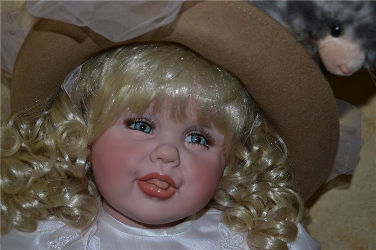 Кошки Мяу - самая весёлая куколка Файзах Спанос