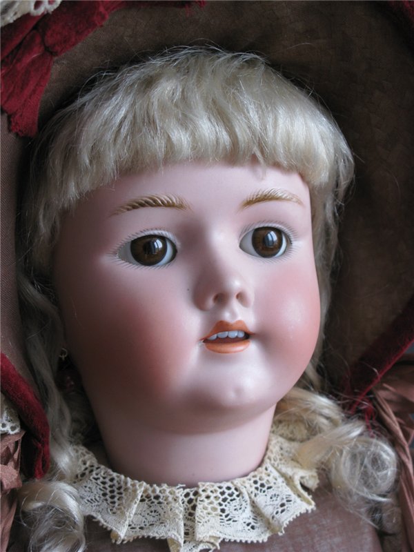 Я верю, что счастье сильнее смерти... Немного о куклах Генриха Хандверка