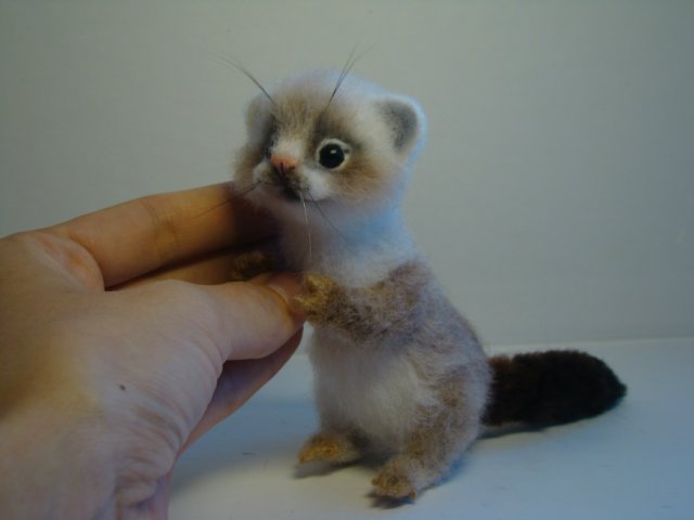 Хорёк. Авторская игрушка валянием Ольги Чернухо