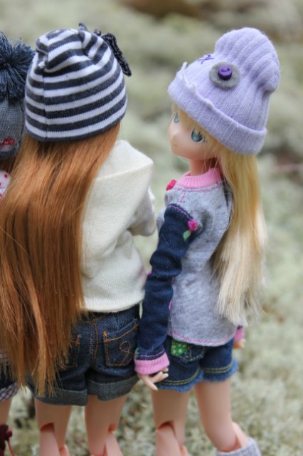 Японские девочки azone pure neemo в русском лесу