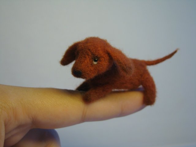 Мини-такс. Авторская игрушка валянием Ольги Чернухо (фото 8)