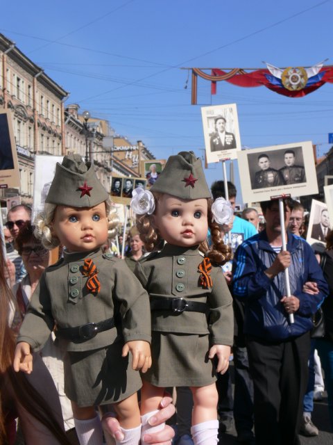 Праздник Победы и шествие Бессмертного полка в Санкт Петербурге с девчонками Gotz (фото 10)